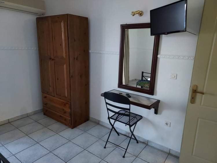Nostos Aparthotel Mousata Exteriör bild