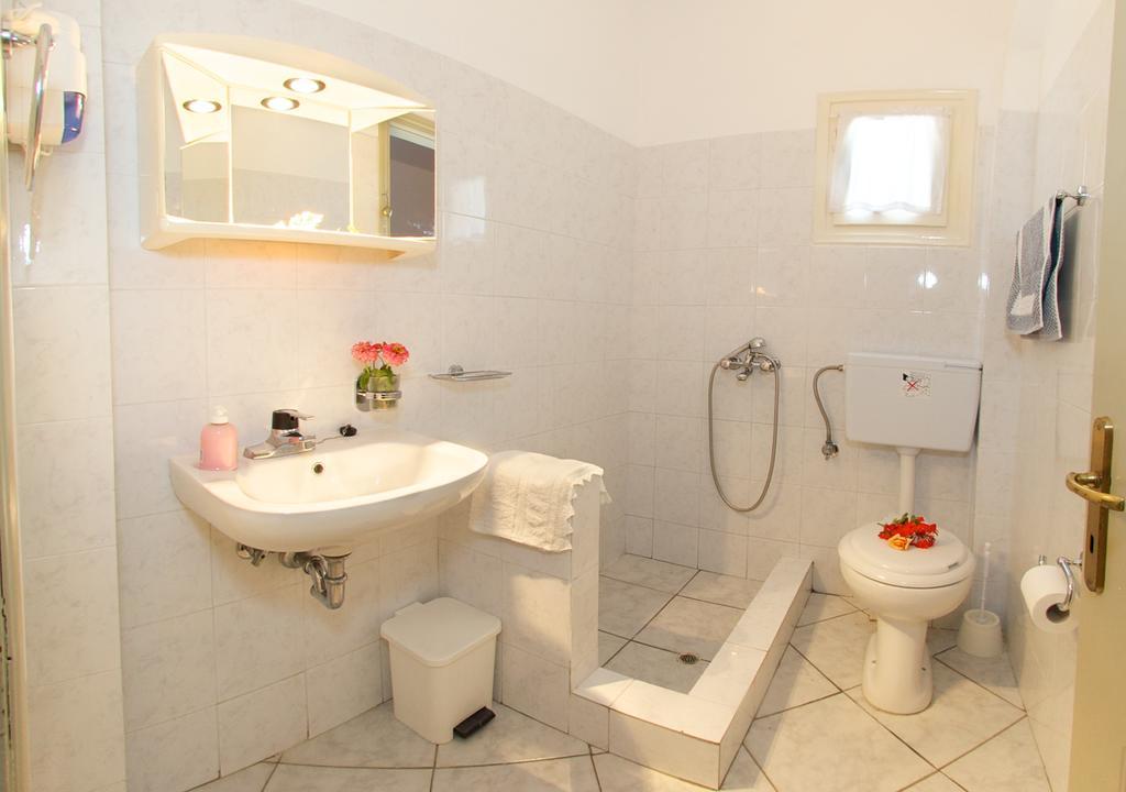 Nostos Aparthotel Mousata Exteriör bild